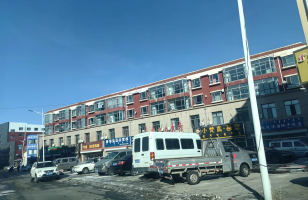 四子王旗乌兰花镇和平路锦绣花园小区1号楼房产