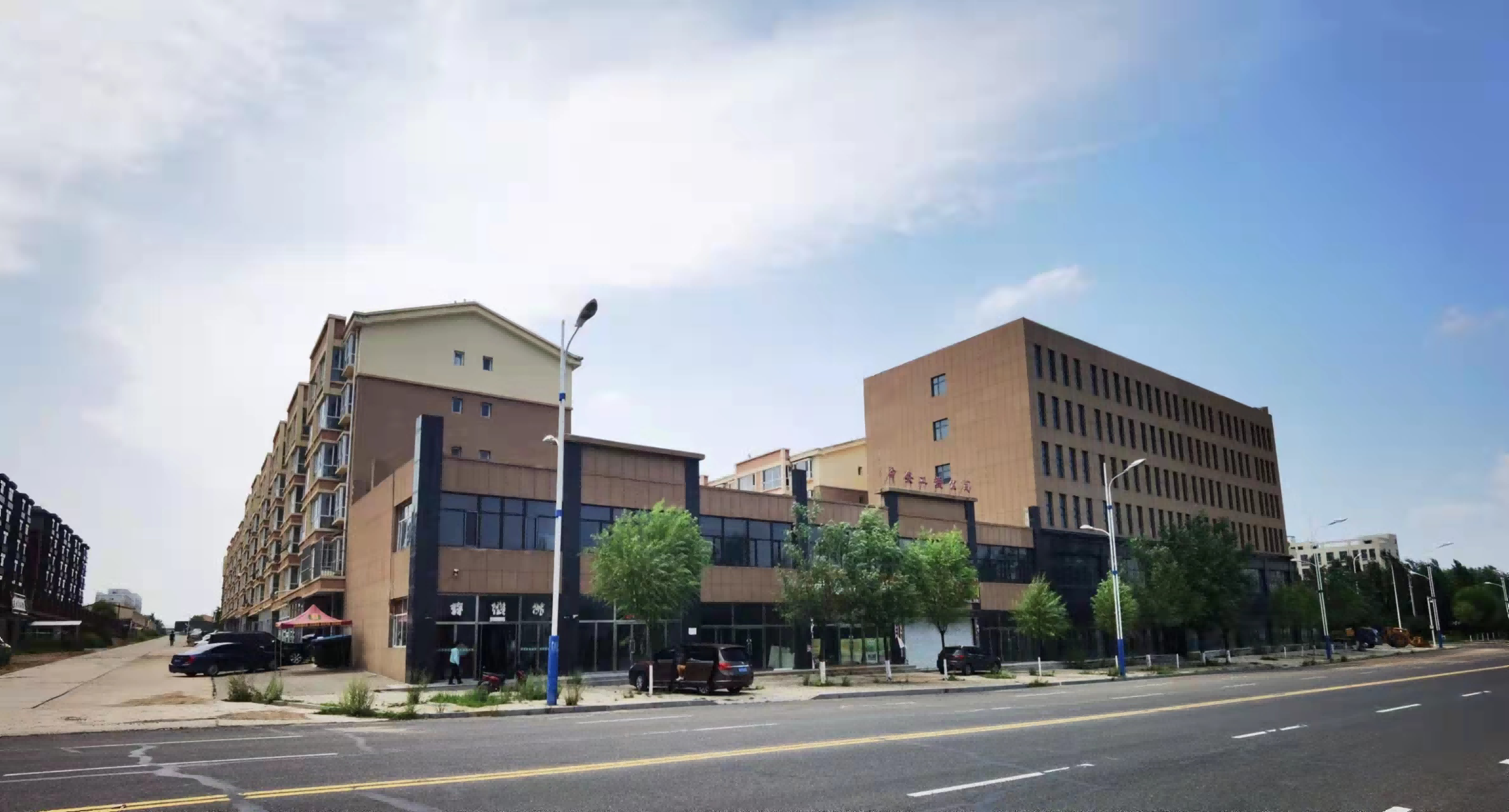 内蒙古自治区乌兰察布市兴和县新城区西路富康嘉禾园1号楼2套房（酒店1-6层）房产