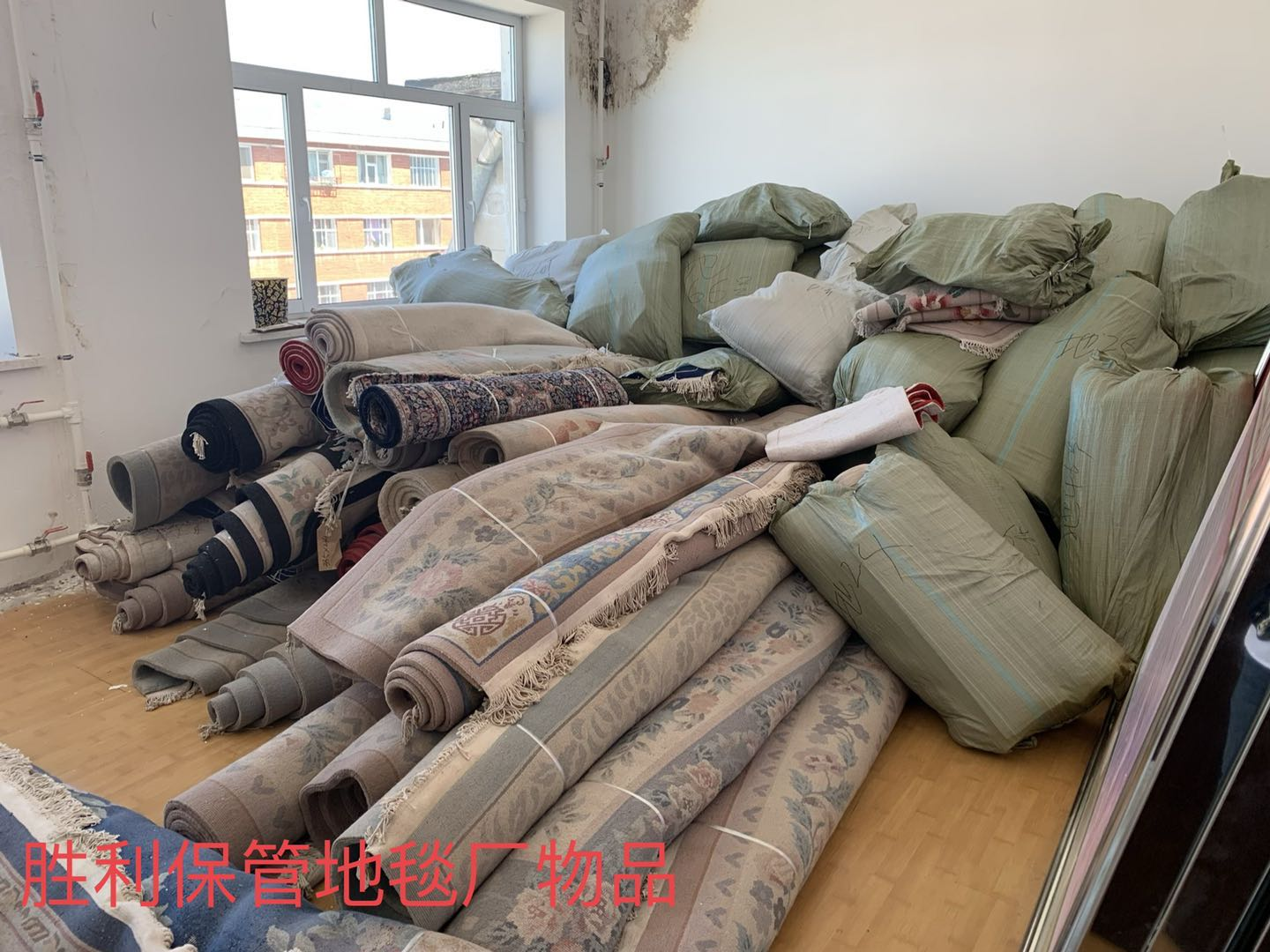 内蒙古自治区呼伦贝尔市牙克石市东二中央街铁道北机器设备